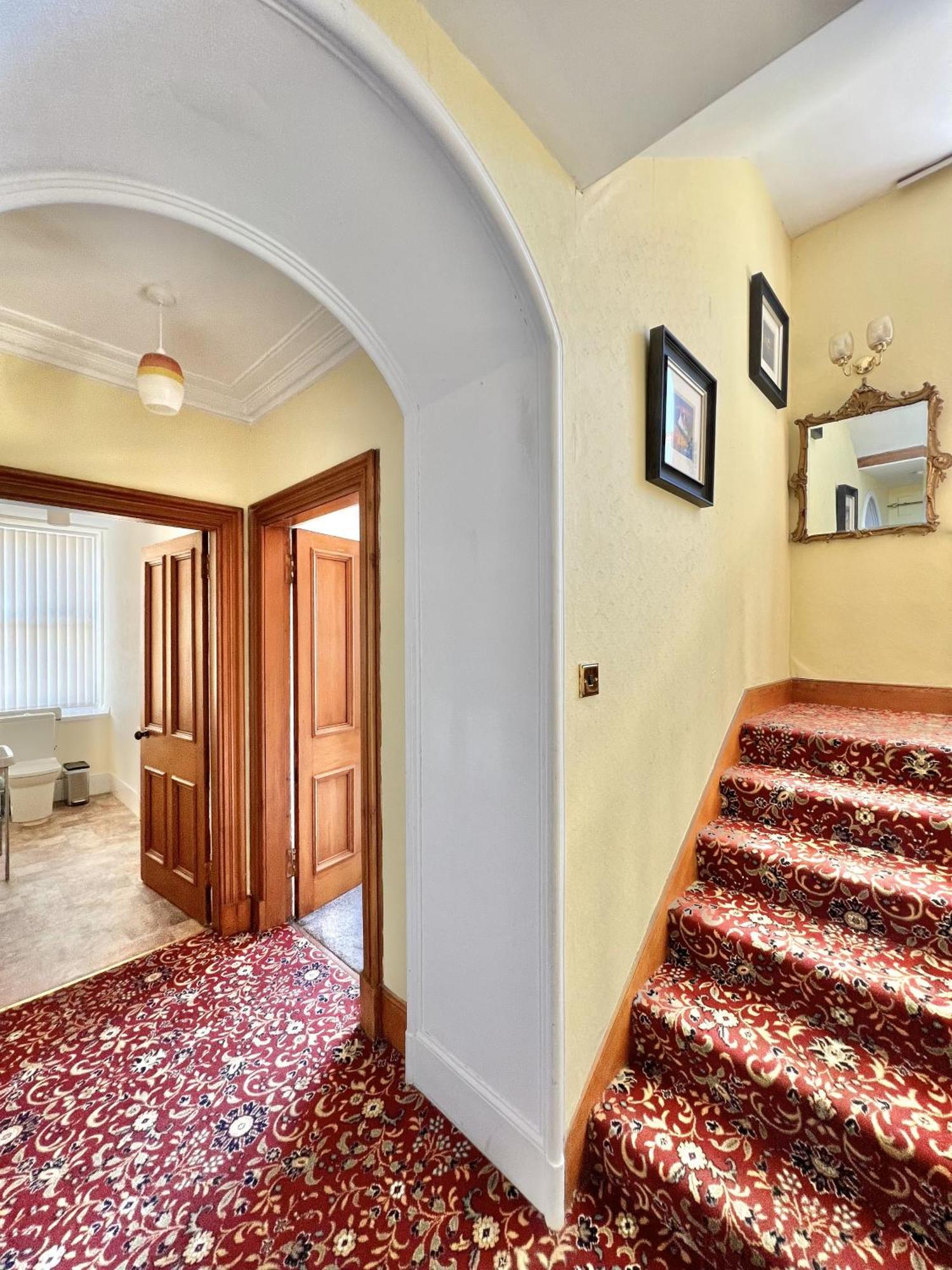 הוילה אריסייג Victorian Chapel House מראה חיצוני תמונה